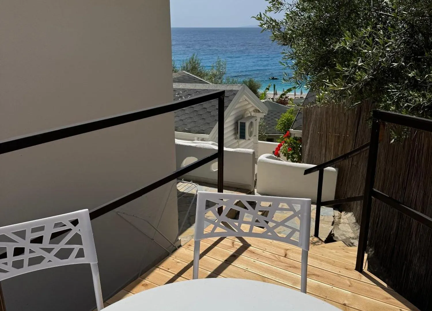 Alevra Hotel Dhermi 0*,